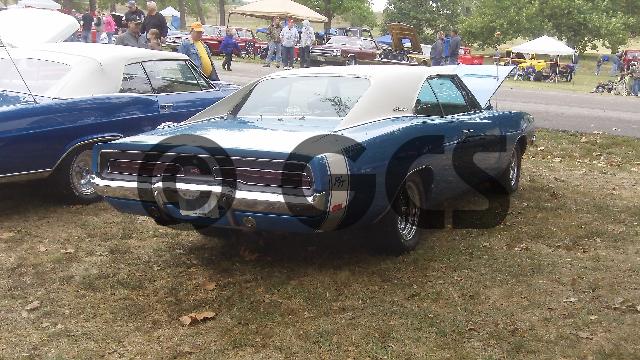 Product picture River Run car show 2011  0177